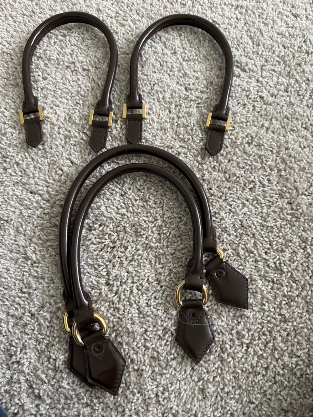 Louis Vuitton handles B32
